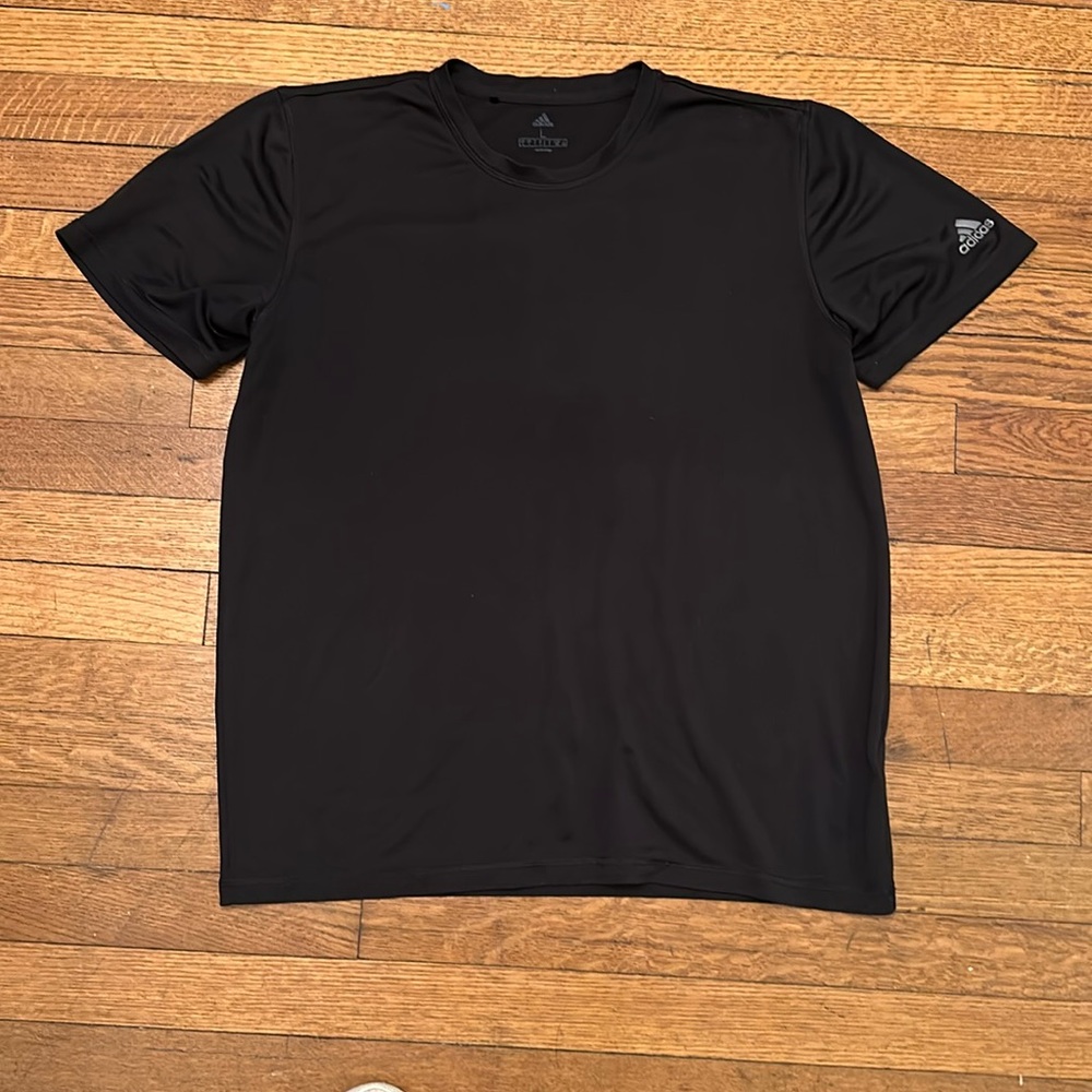 Men’s athletic shirt